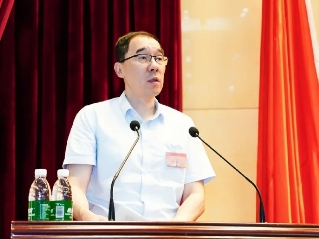 1714116400936412.jpg Z6尊龙召开第四届职工代表大会第一次会议5.jpg