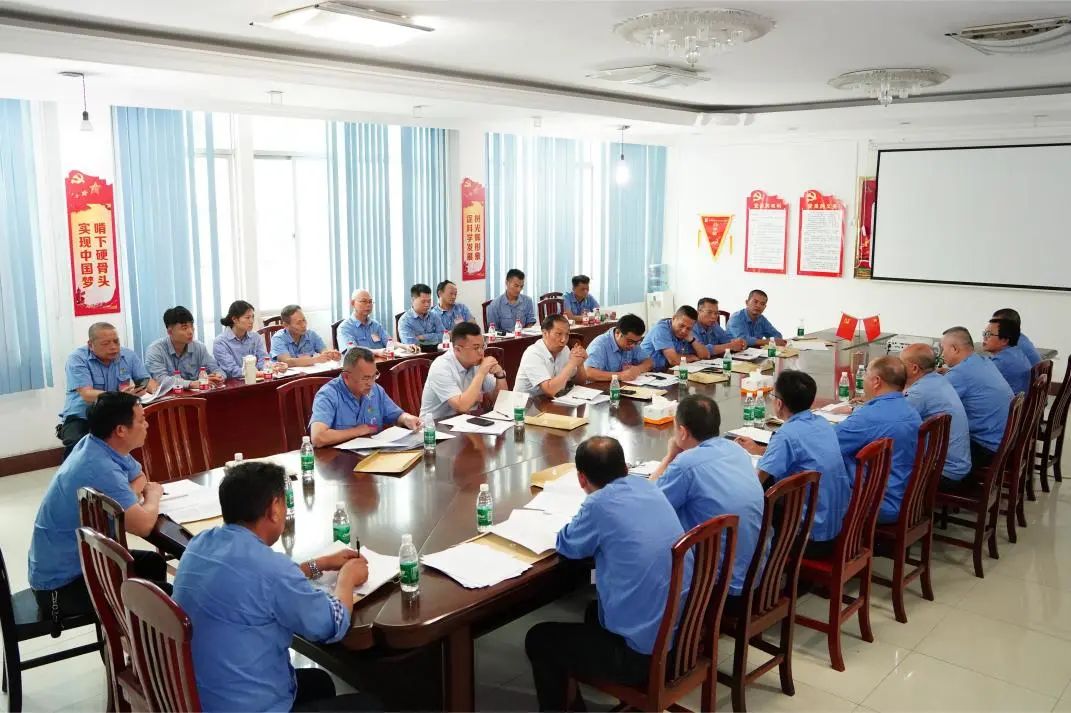 Z6尊龙召开第四届职工代表大会第一次会议64.jpg