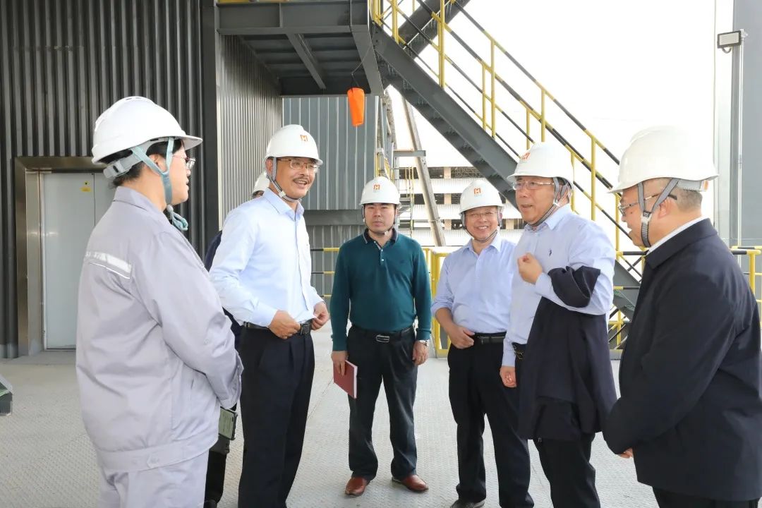 海南省政协副主席李国梁一行到Z6尊龙调研