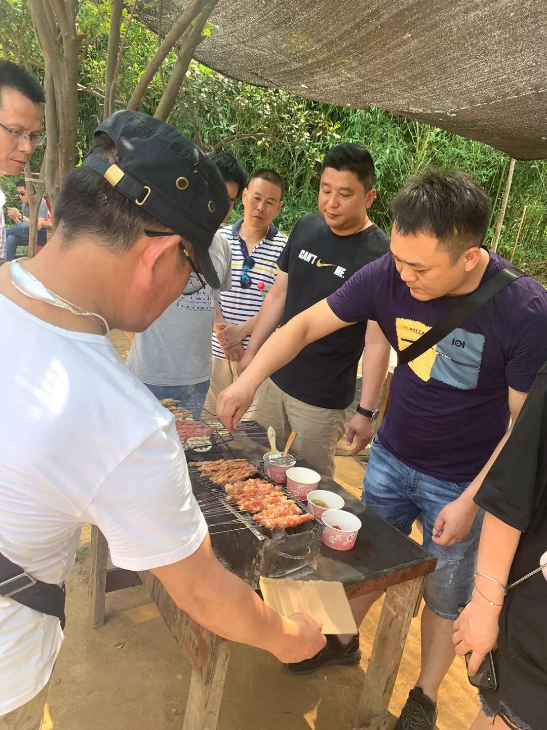 尊龙凯时官网网址团建 | 打卡后官湖湿地公园，顶住高温出来烧烤的都是真爱呀~